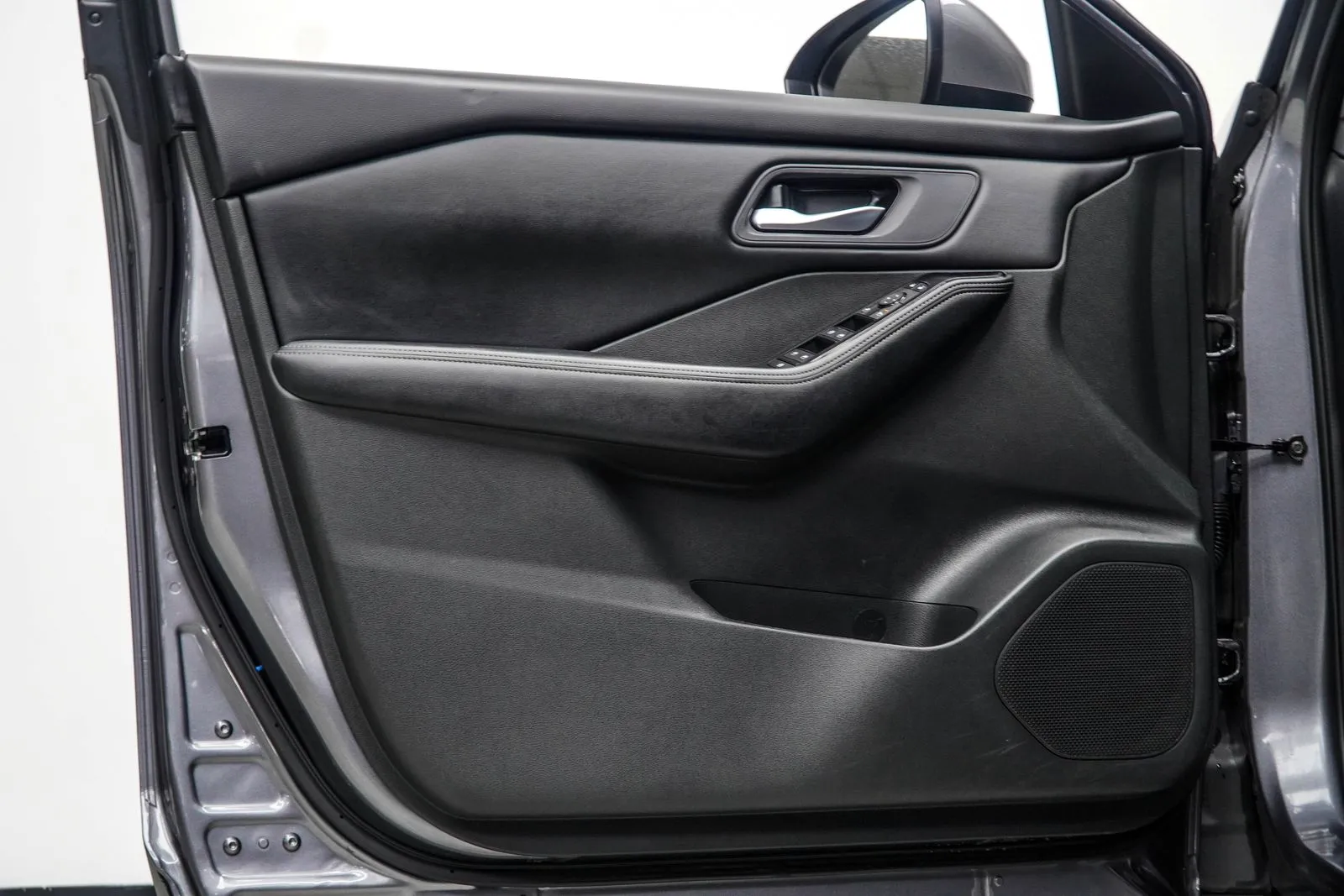 2025 Nissan Rogue SV, photo 27