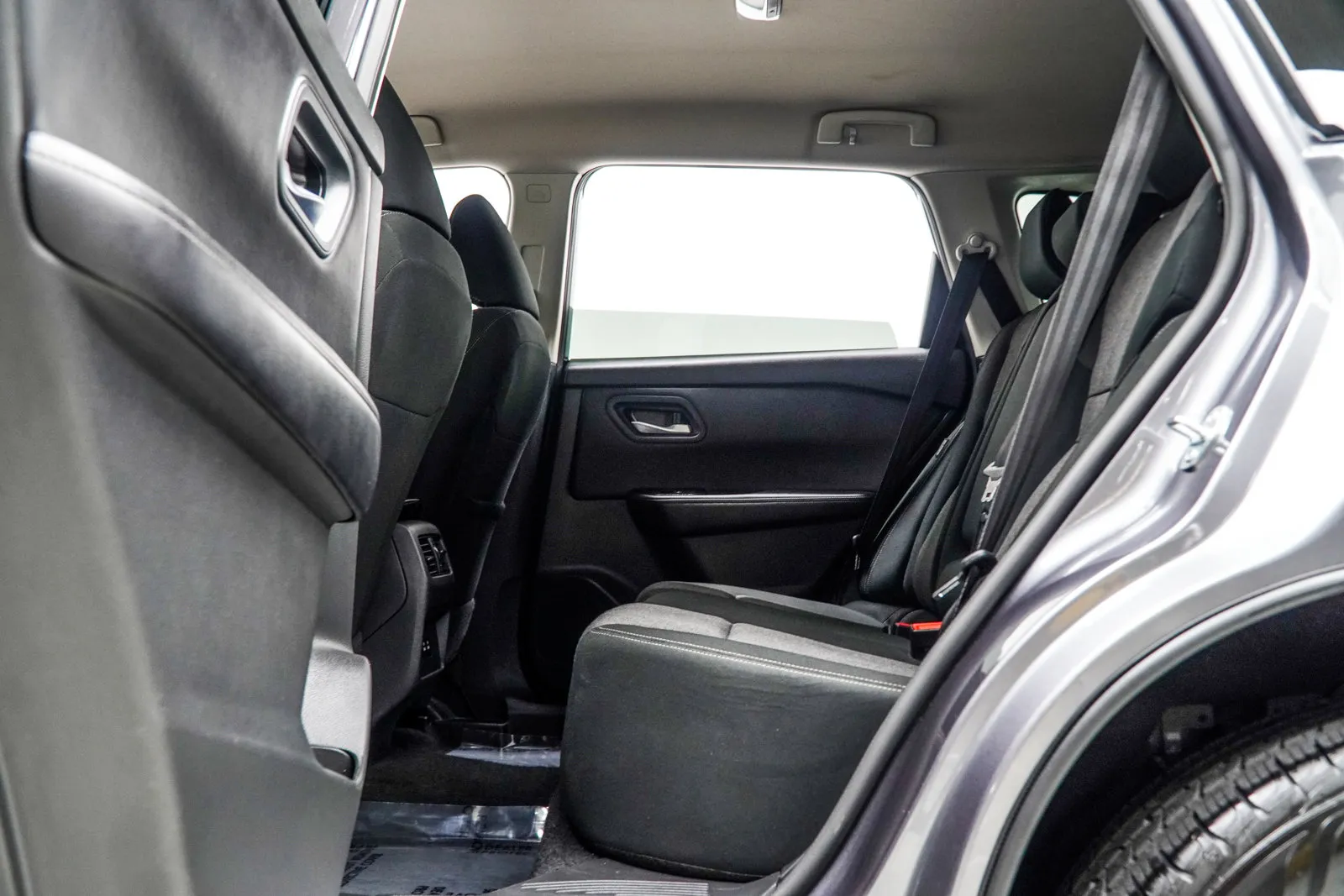 2025 Nissan Rogue SV, photo 31