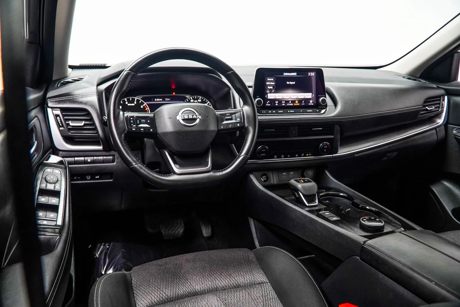 2025 Nissan Rogue SV, photo 15
