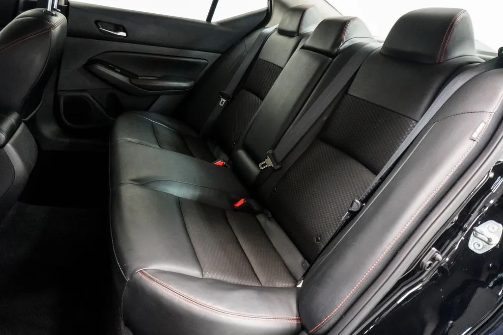 2025 Nissan Altima 2.5 SR, photo 5