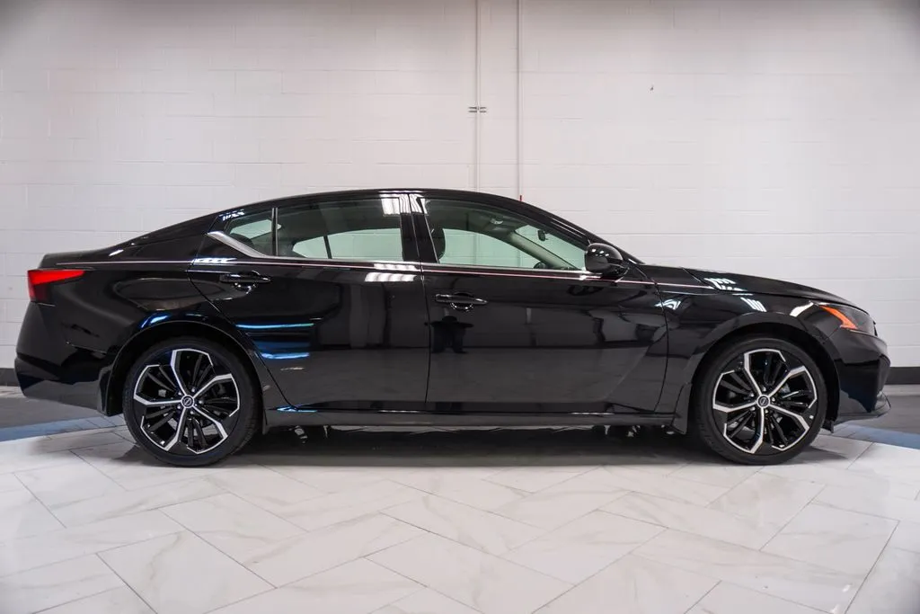 2025 Nissan Altima 2.5 SR, photo 32