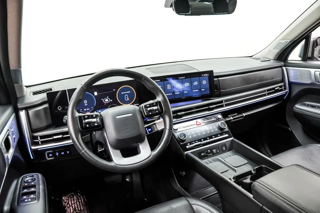 2025 Hyundai Santa Fe Limited, photo 2