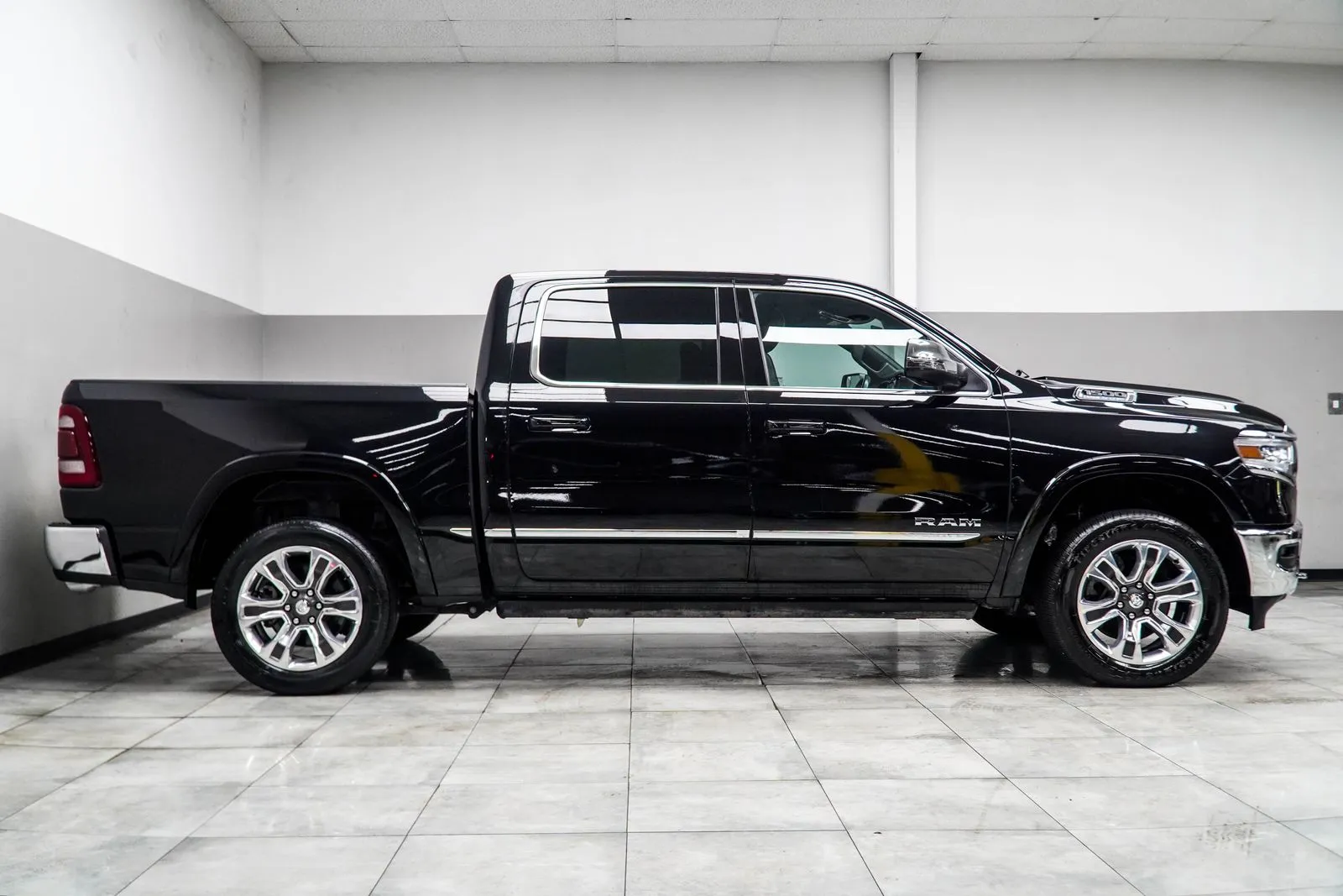 2023 Ram 1500 Limited, photo 2