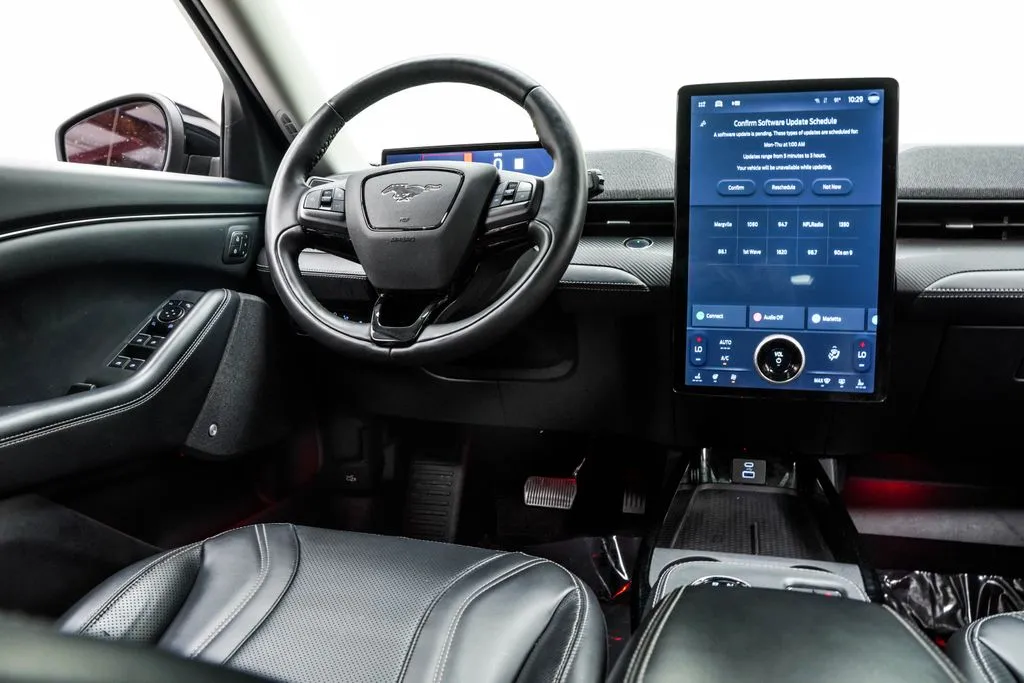2022 Ford Mustang Mach-E Premium, photo 23