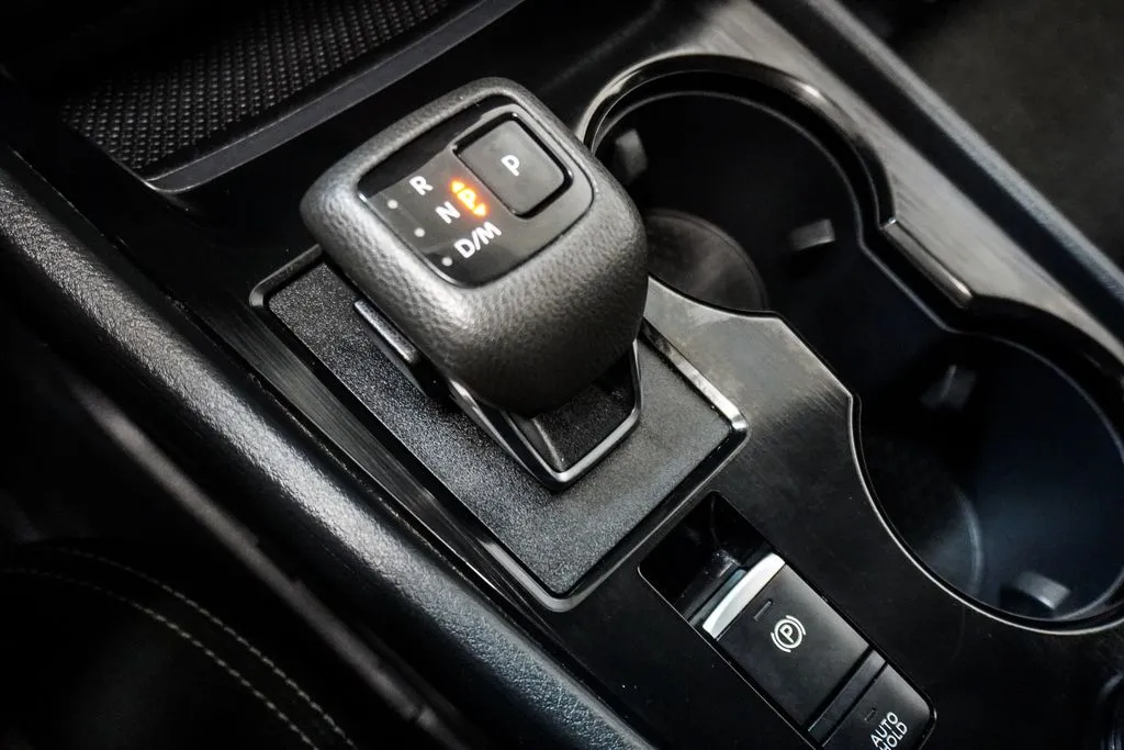 2025 Nissan Rogue SV, photo 16