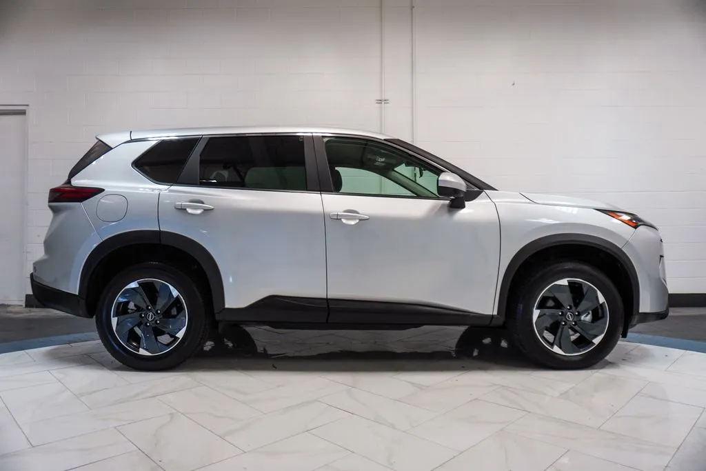 2025 Nissan Rogue SV, photo 26