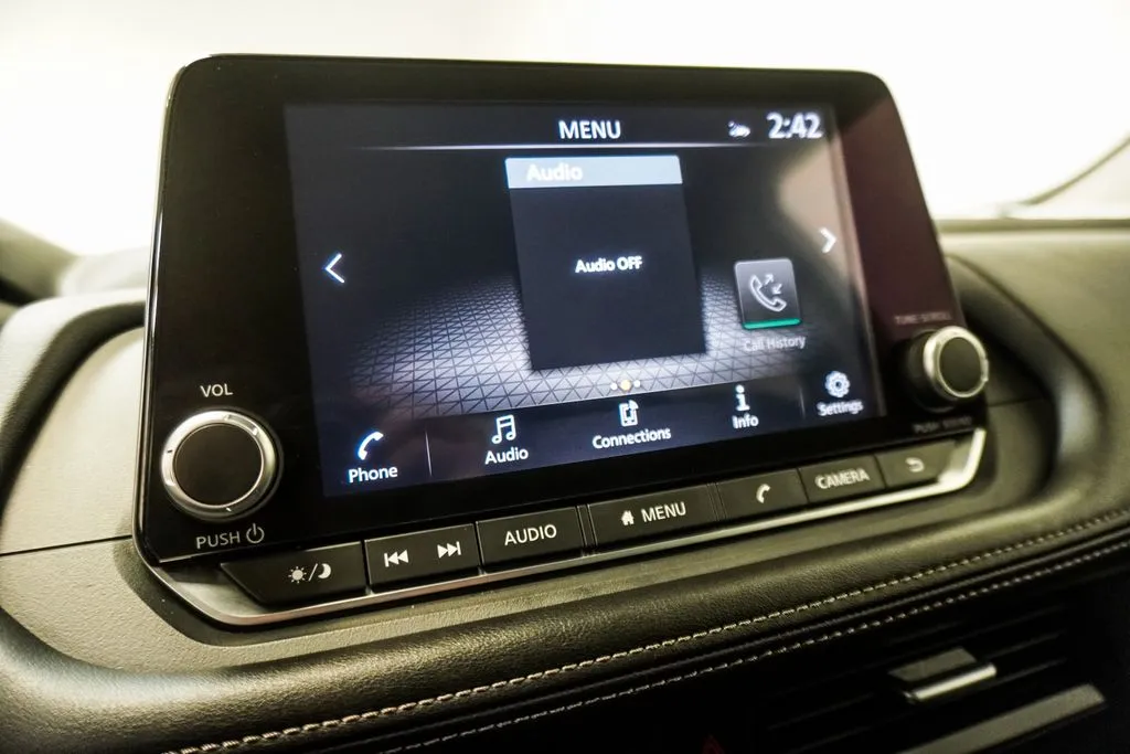 2025 Nissan Rogue SV, photo 14
