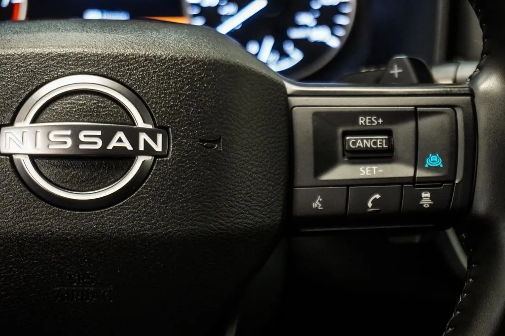 2025 Nissan Rogue SV, photo 11