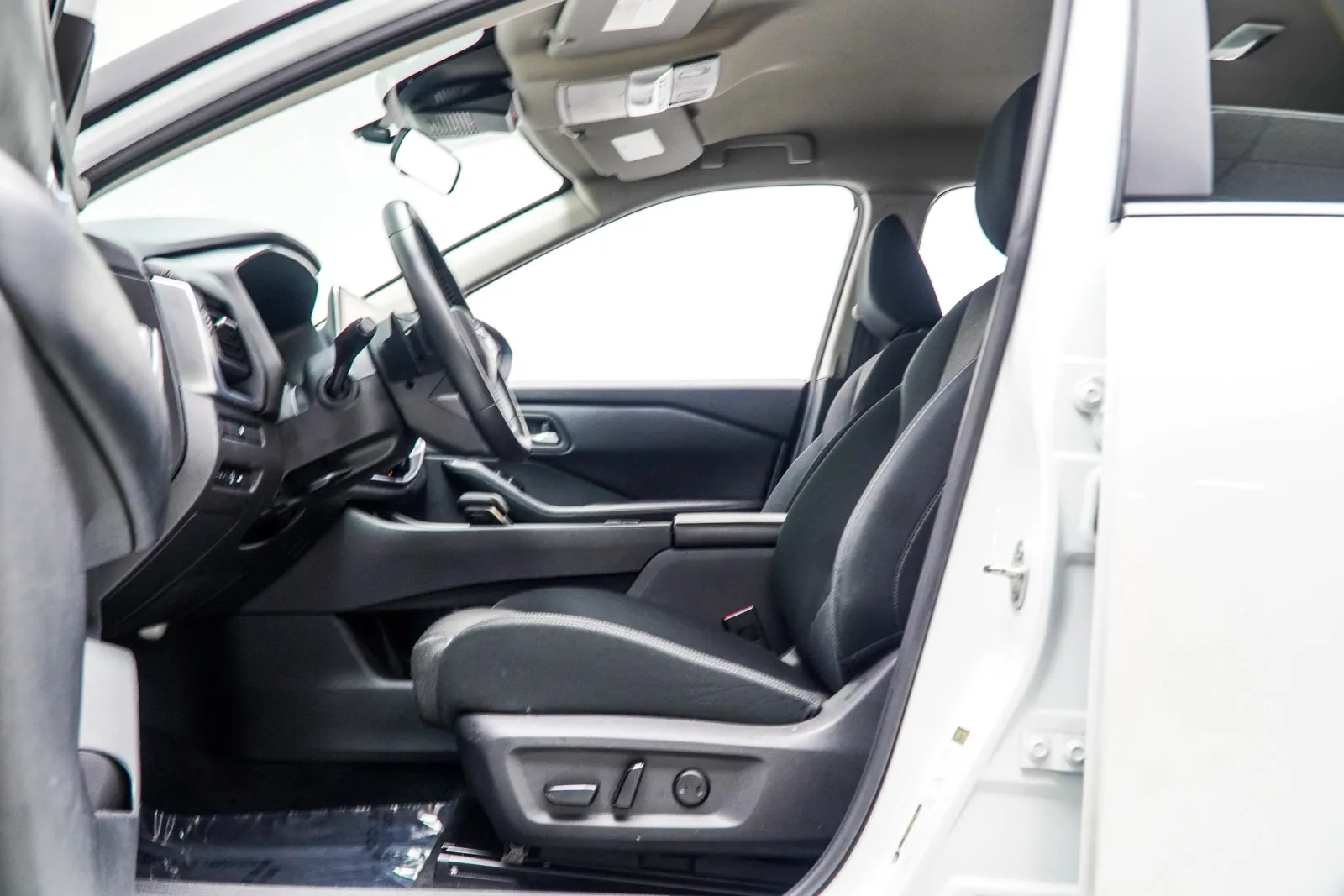2025 Nissan Rogue SV, photo 31