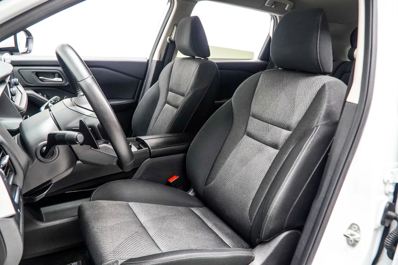 2025 Nissan Rogue SV, photo 30
