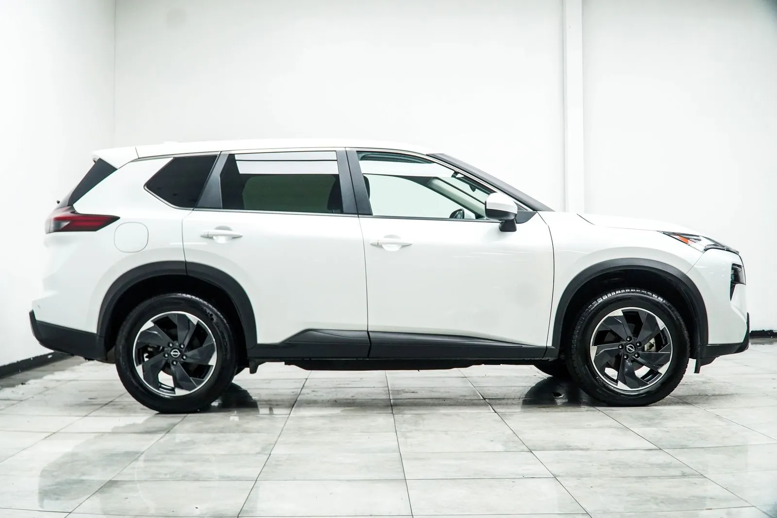 2025 Nissan Rogue SV, photo 6