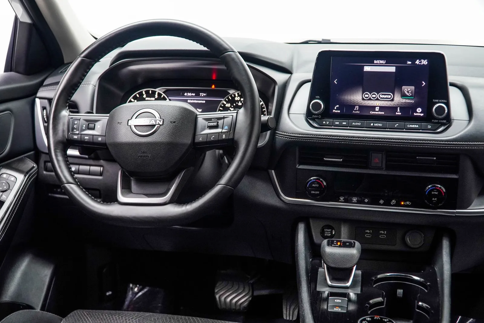 2025 Nissan Rogue SV, photo 16