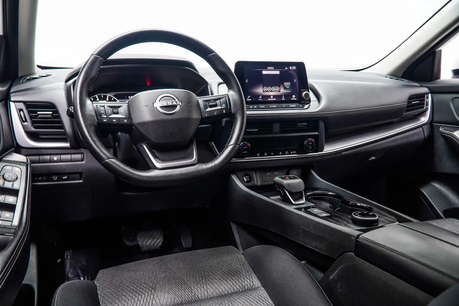 2025 Nissan Rogue SV, photo 15