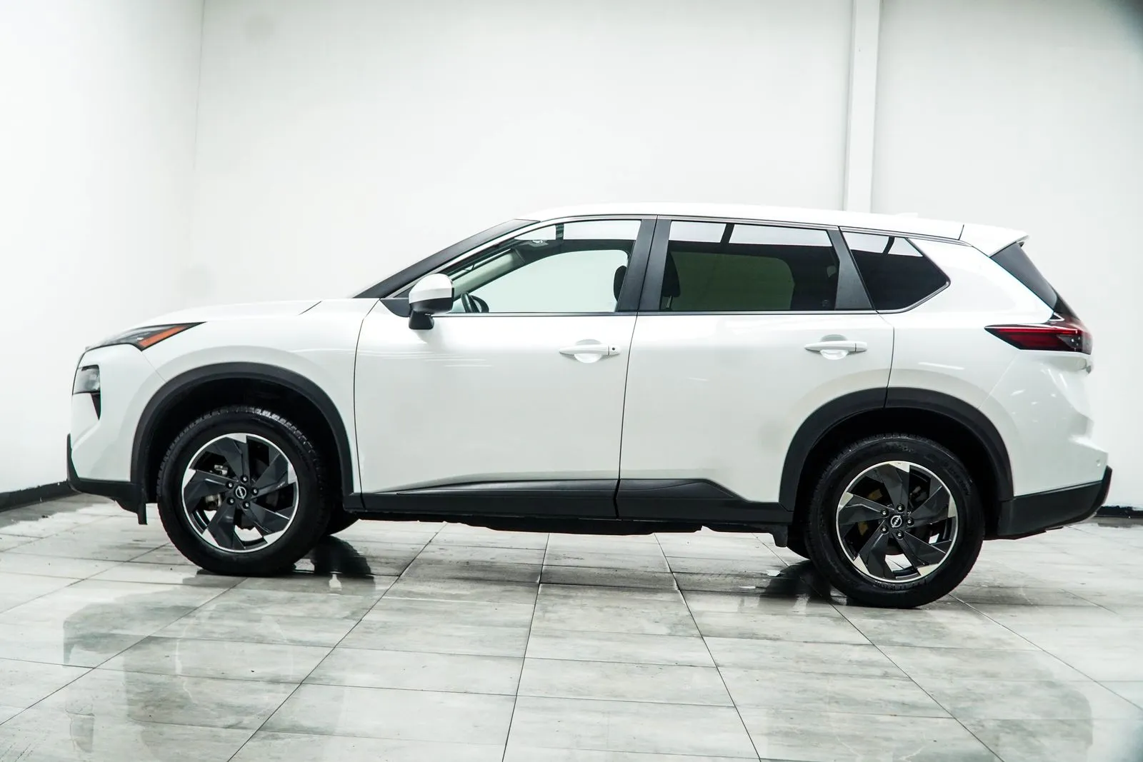 2025 Nissan Rogue SV, photo 9