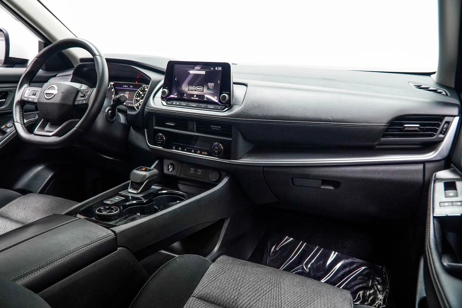 2025 Nissan Rogue SV, photo 18