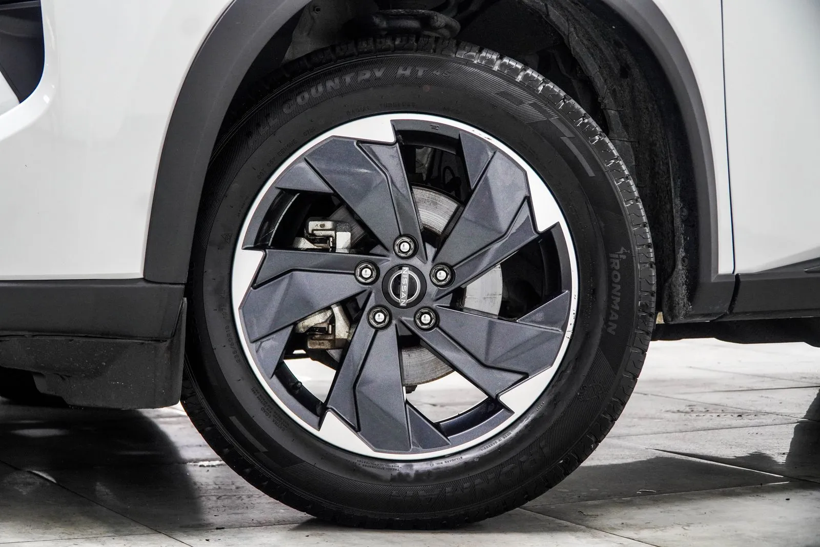 2025 Nissan Rogue SV, photo 5