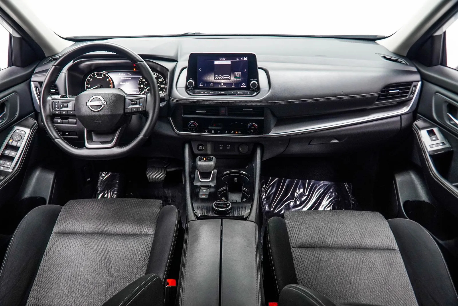 2025 Nissan Rogue SV, photo 4