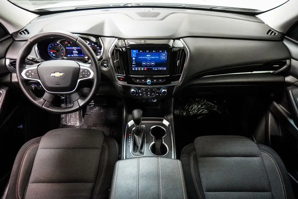 2021 Chevrolet Traverse LT, photo 11