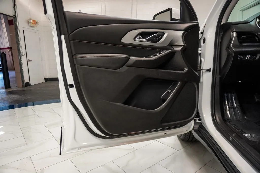 2021 Chevrolet Traverse LT, photo 18