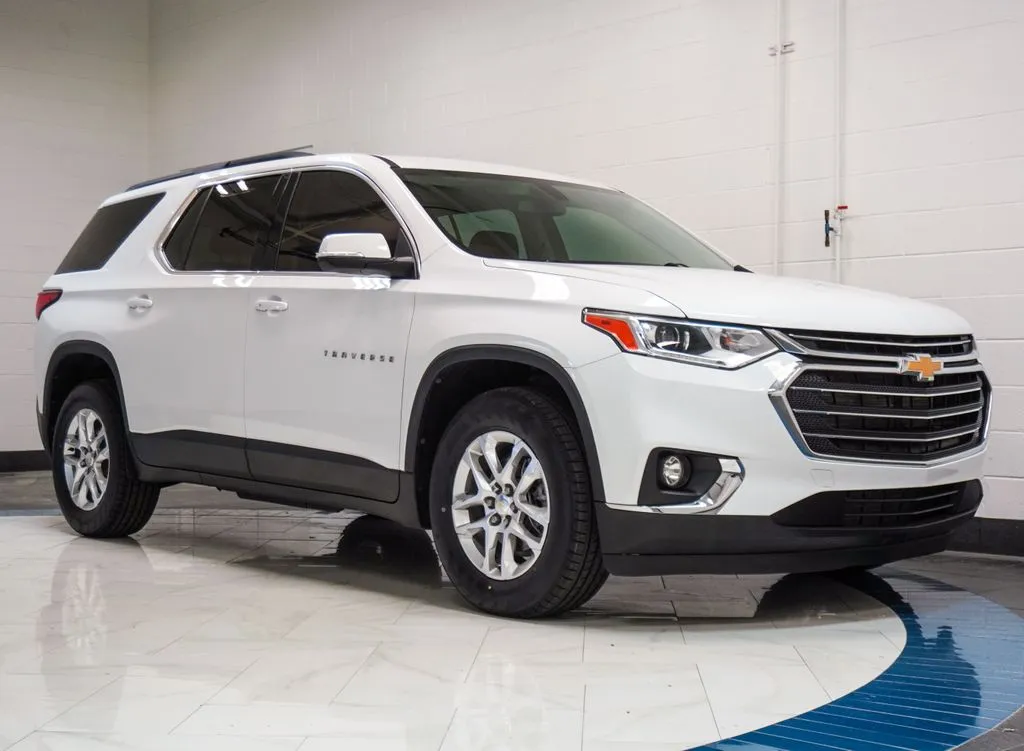 2021 Chevrolet Traverse LT, photo 3