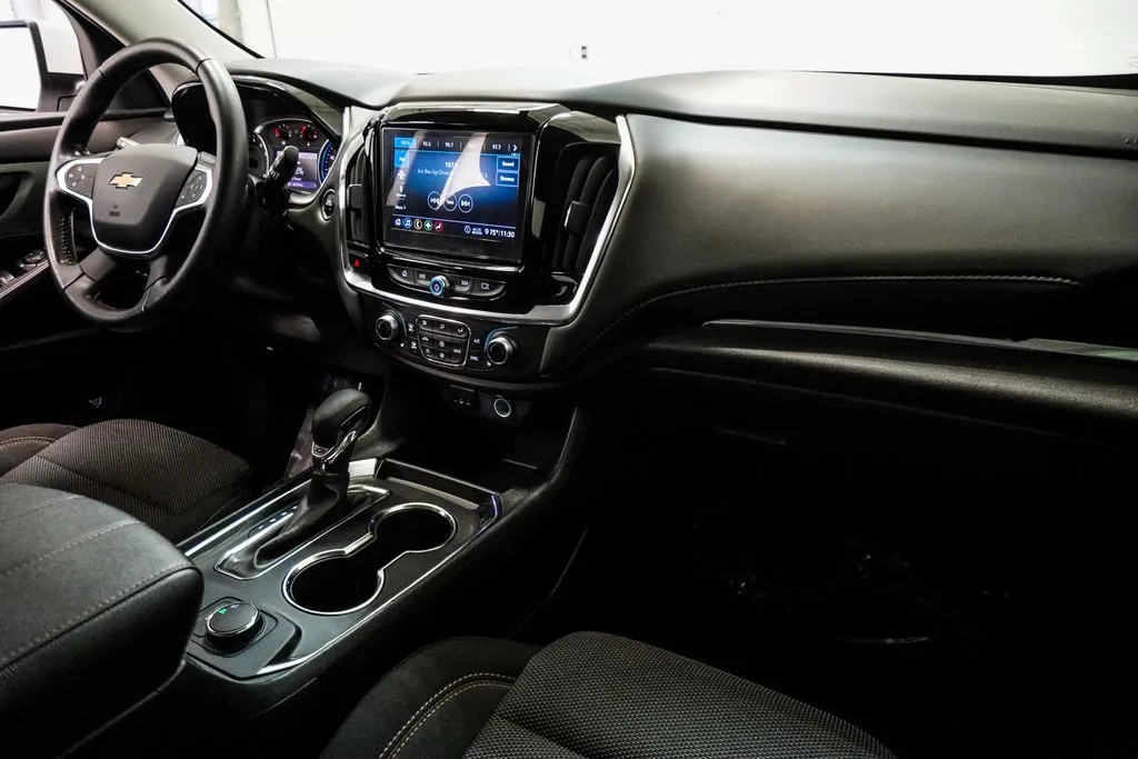2021 Chevrolet Traverse LT, photo 10