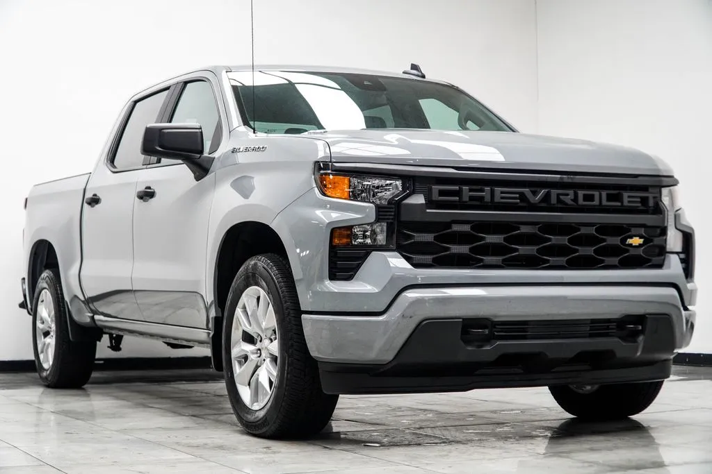 2025 Chevrolet Silverado 1500 Custom, photo 3