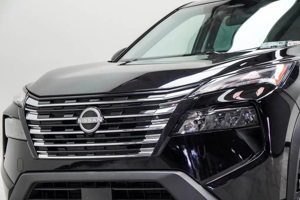 2025 Nissan Rogue SV, photo 2