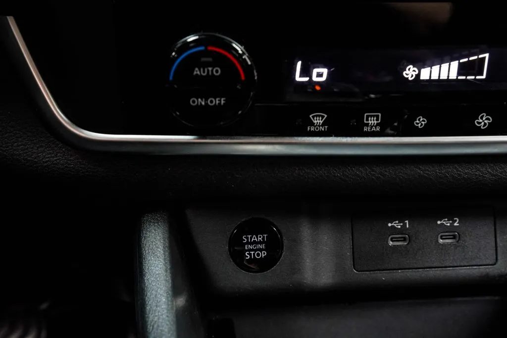 2025 Nissan Rogue SV, photo 27