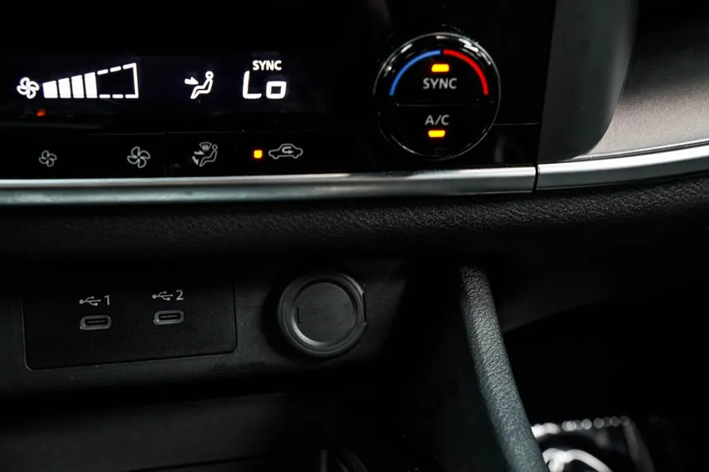 2025 Nissan Rogue SV, photo 28