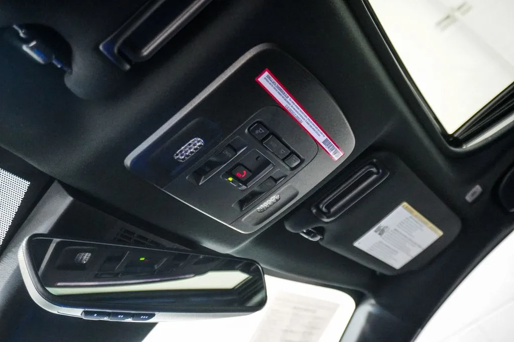 2025 Toyota Camry SE, photo 23