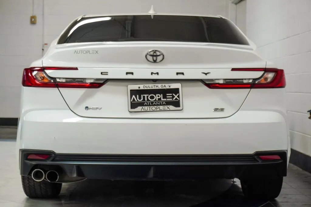 2025 Toyota Camry SE, photo 33