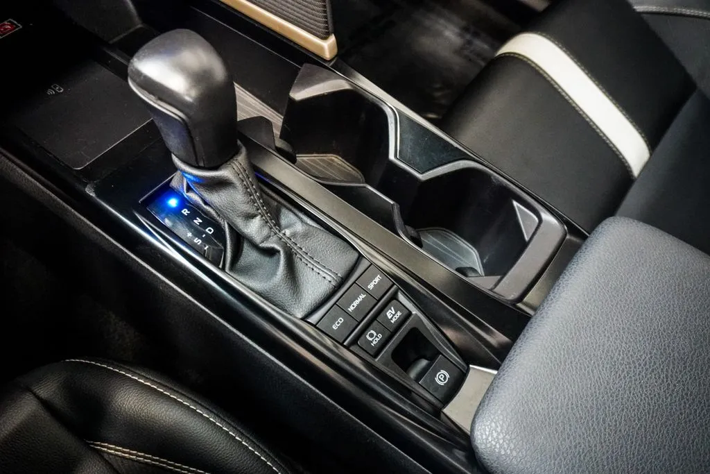 2025 Toyota Camry SE, photo 22