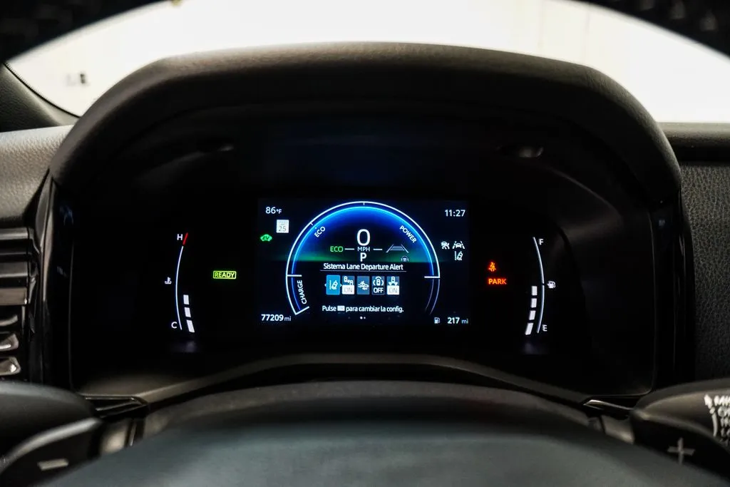 2025 Toyota Camry SE, photo 27