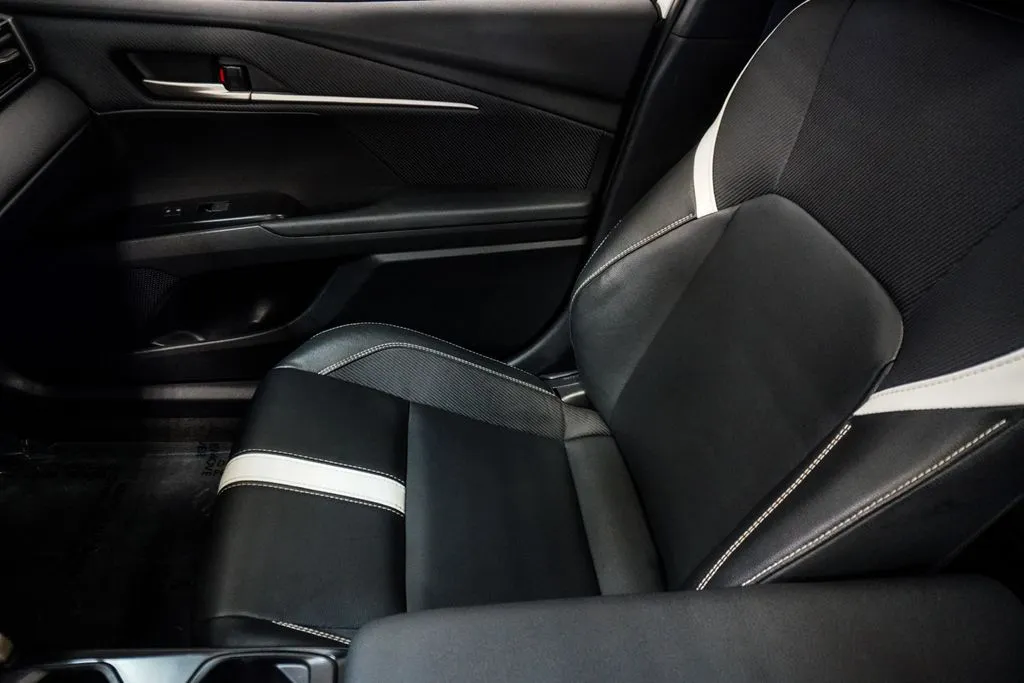 2025 Toyota Camry SE, photo 25