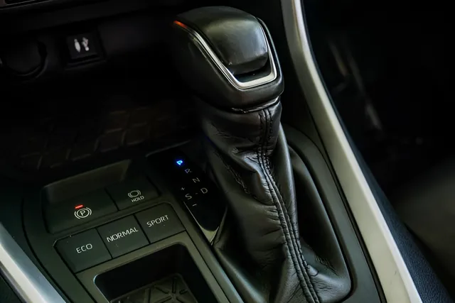 2019 Toyota RAV4 Limited, photo 16