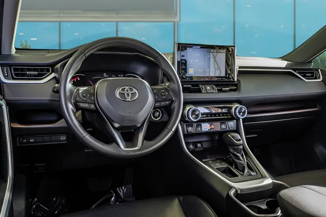 2019 Toyota RAV4 Limited, photo 10