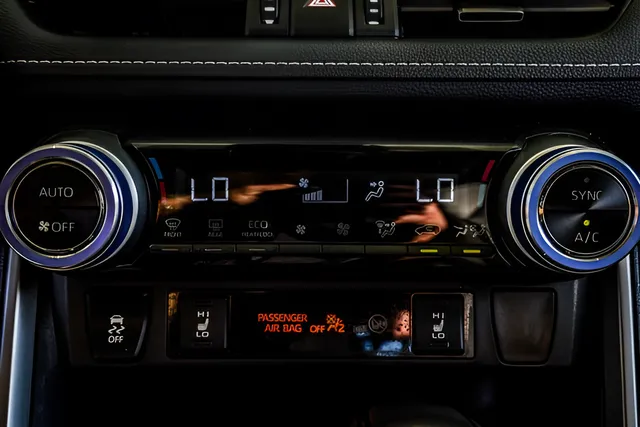 2019 Toyota RAV4 Limited, photo 17