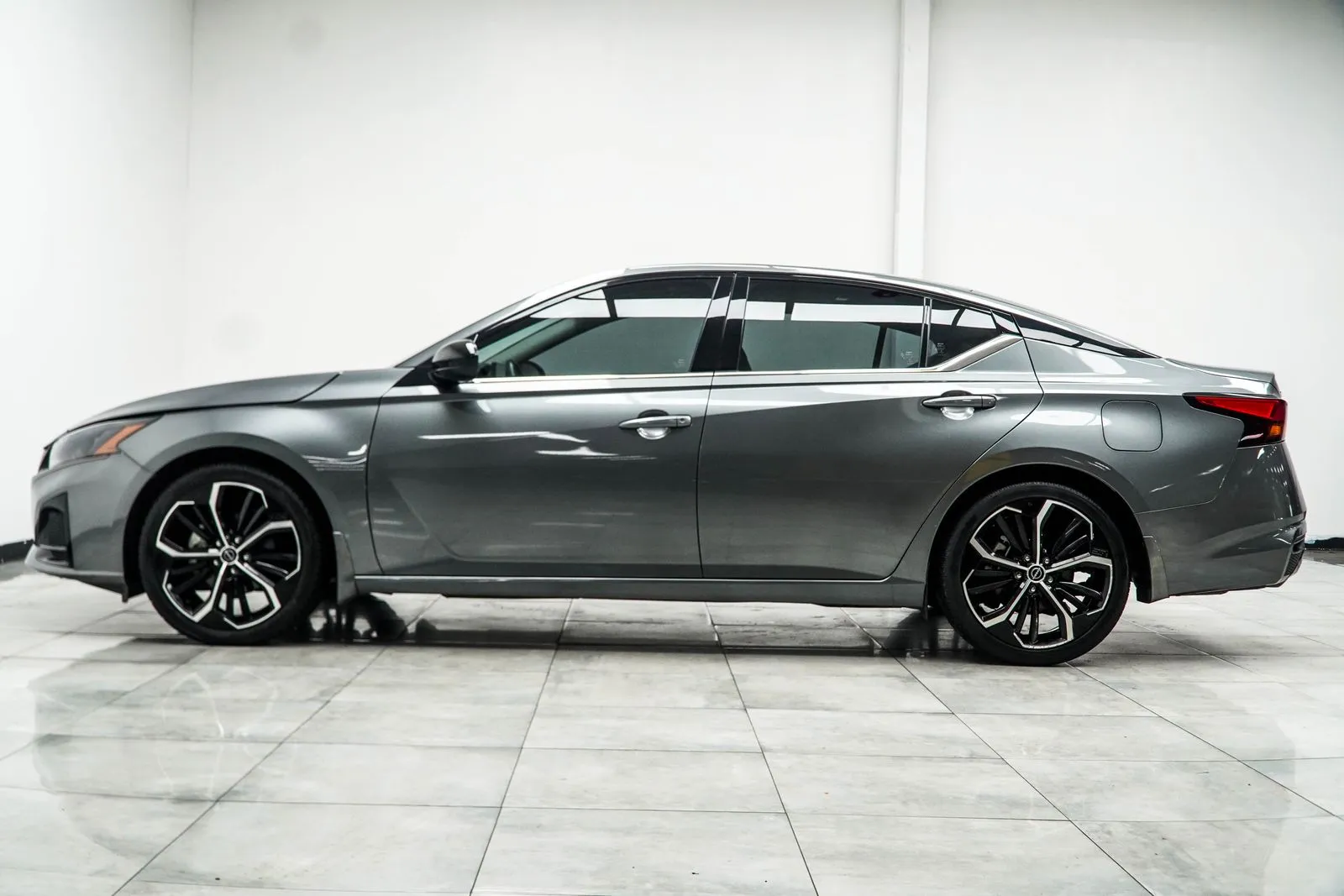 2023 Nissan Altima 2.5 SR, photo 9