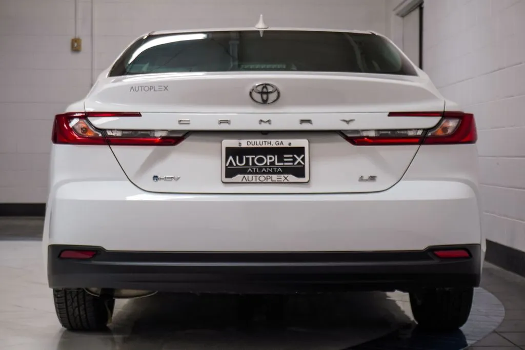 2025 Toyota Camry LE, photo 26