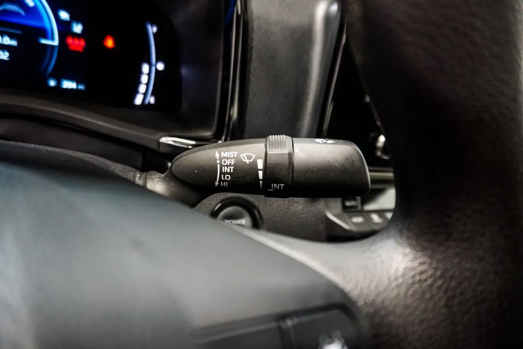 2025 Toyota Camry LE, photo 12