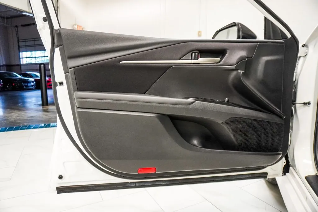 2025 Toyota Camry LE, photo 14