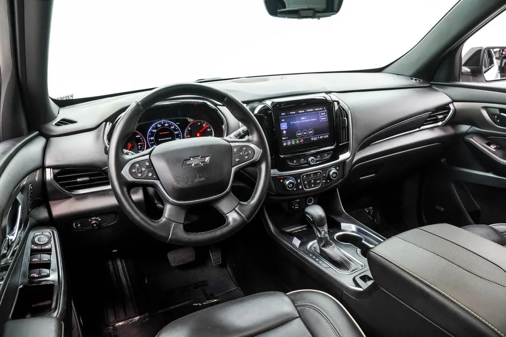 2023 Chevrolet Traverse Premier, photo 3