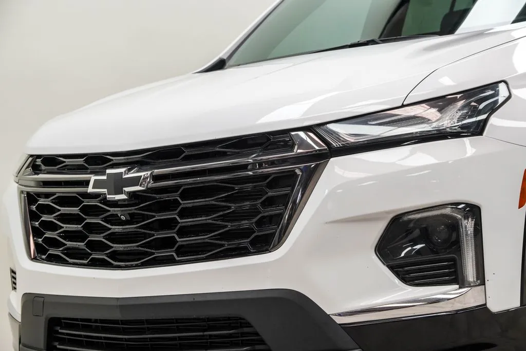 2023 Chevrolet Traverse Premier, photo 2