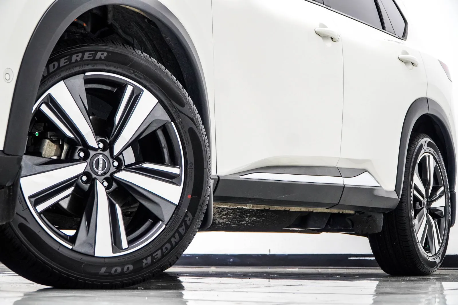 2023 Nissan Rogue SL, photo 2