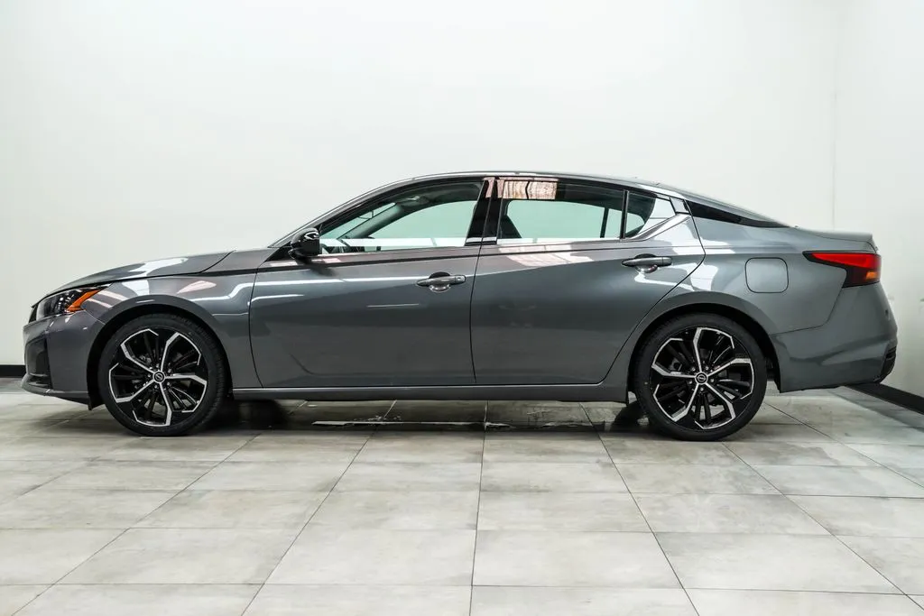 2024 Nissan Altima 2.5 SR, photo 9