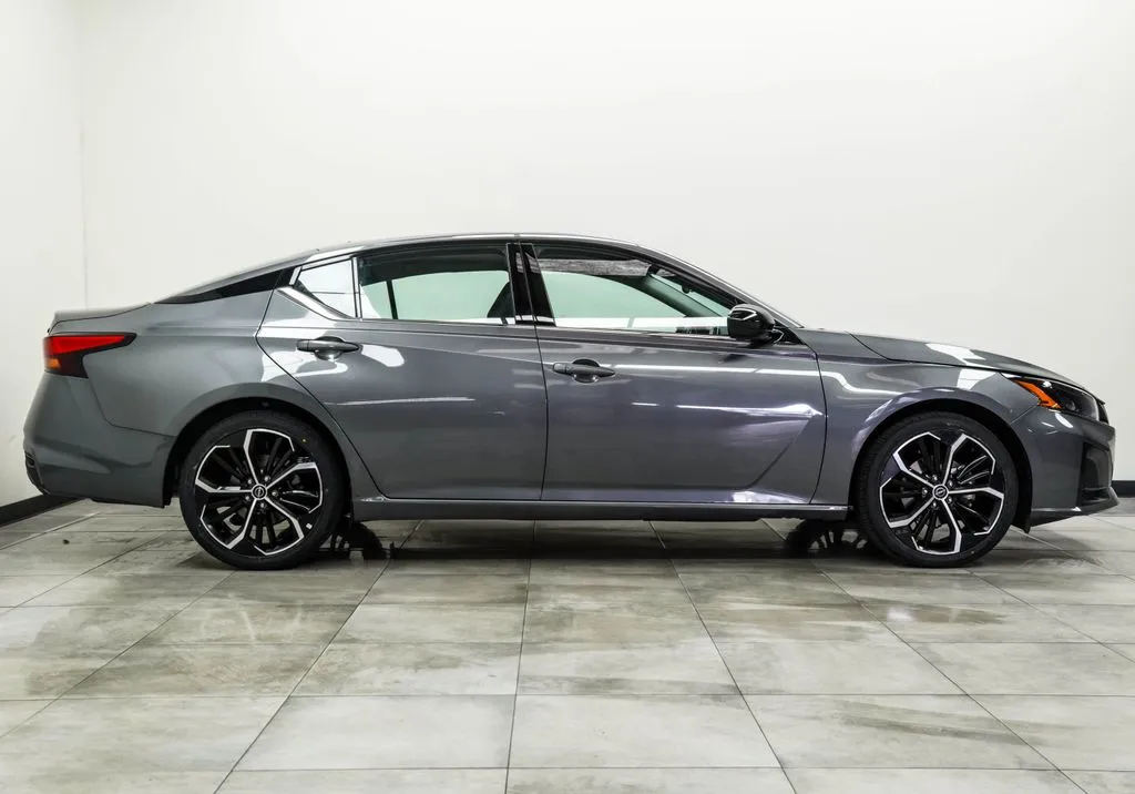 2024 Nissan Altima 2.5 SR, photo 6