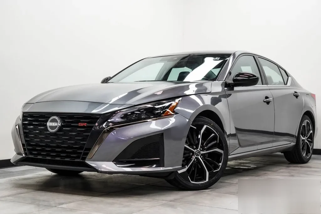 2024 Nissan Altima 2.5 SR, photo 1