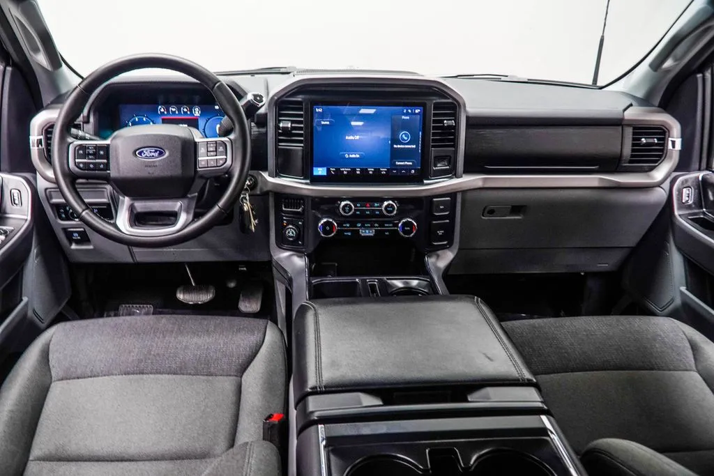 2025 Ford F-150 XLT, photo 3
