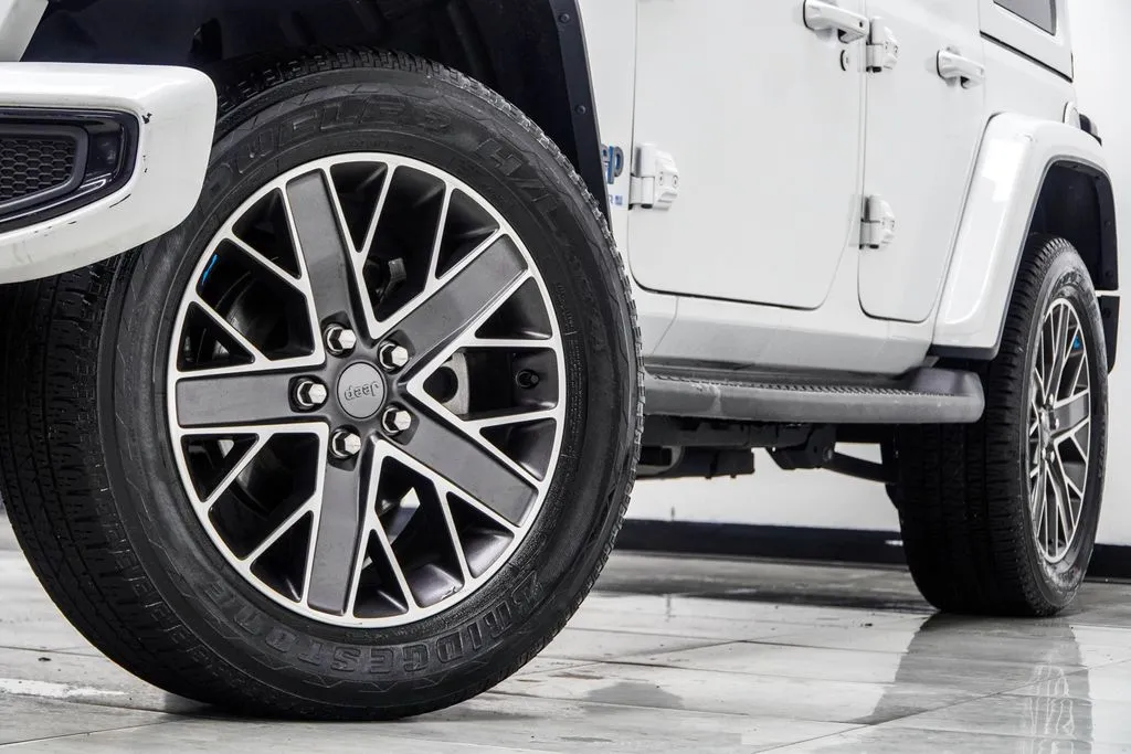 2023 Jeep Wrangler Sahara 4xe, photo 4
