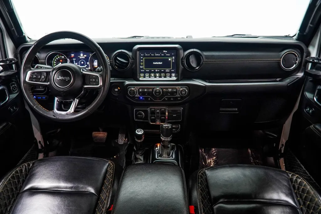 2023 Jeep Wrangler Sahara 4xe, photo 3